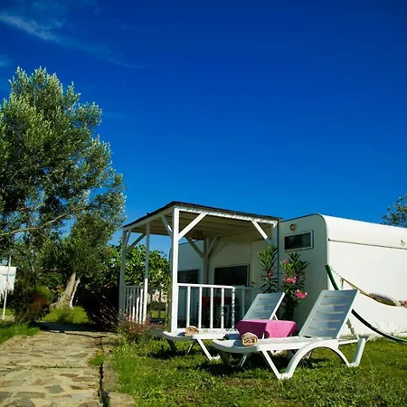 Camping Cunda Fora Glamping *